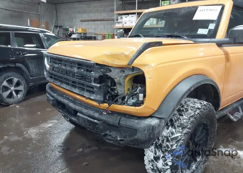 2022 Ford Bronco z USA, uszkodzony, nr VIN 1FMEE5BP0NLB40856